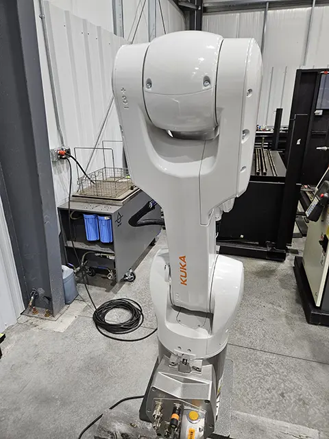 KUKA KR10 R1100