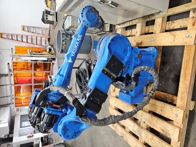 machine loading robot